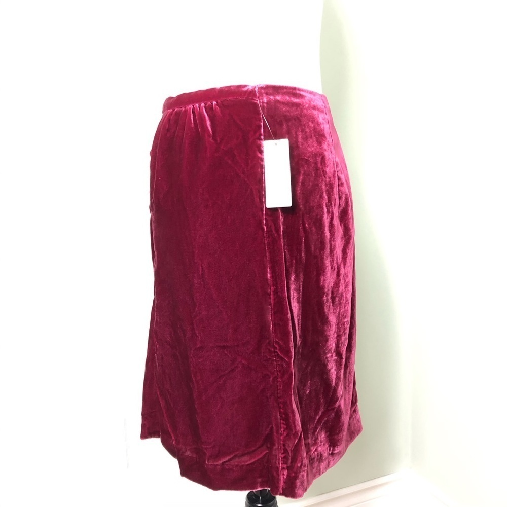 💙 8 💙 NWT Anthro Skirt Velvet Mini Ruched Slit Asymmetrical Raspberry - Picture 3 of 13